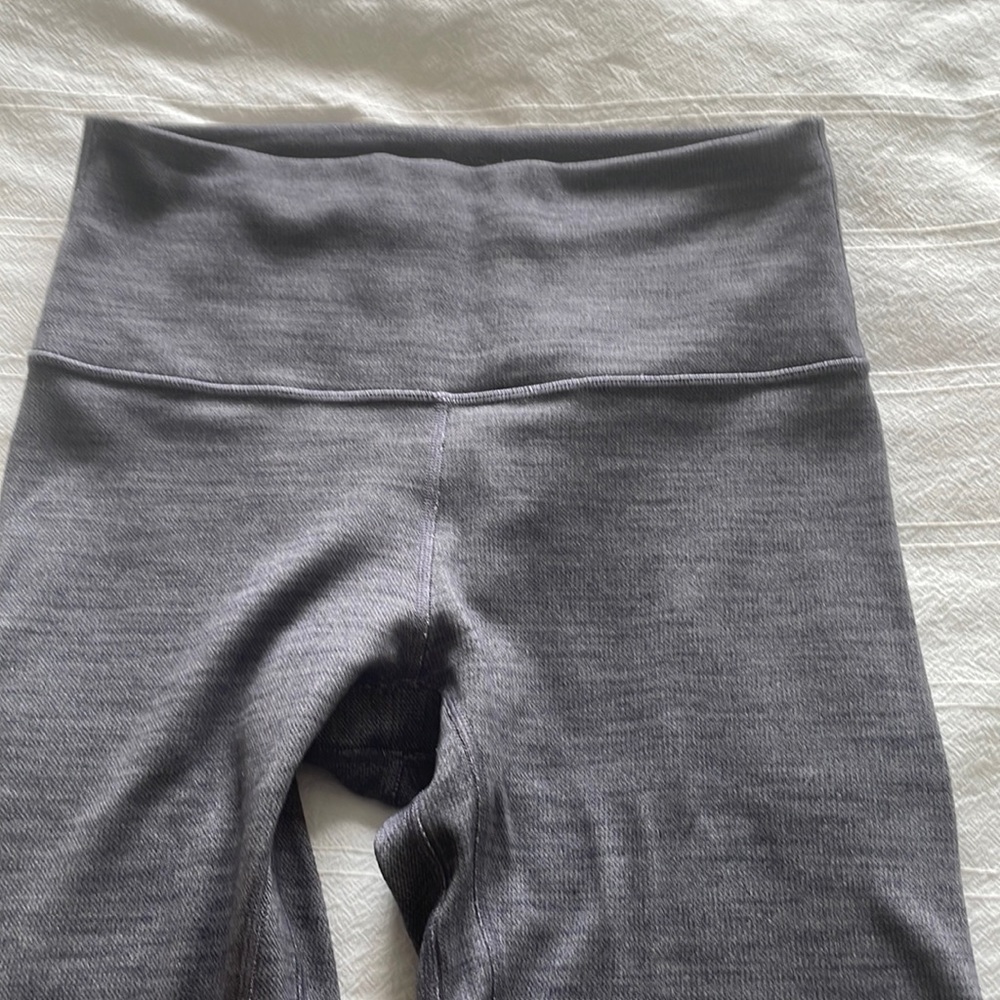 Lululemon align high rise 28”.